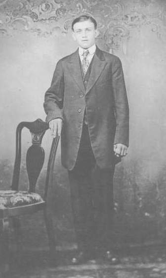 Omer Thibodeau vers 1910-1915? Photo: Famille Thibodeau